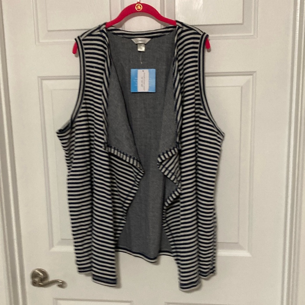 CJ Banks vest